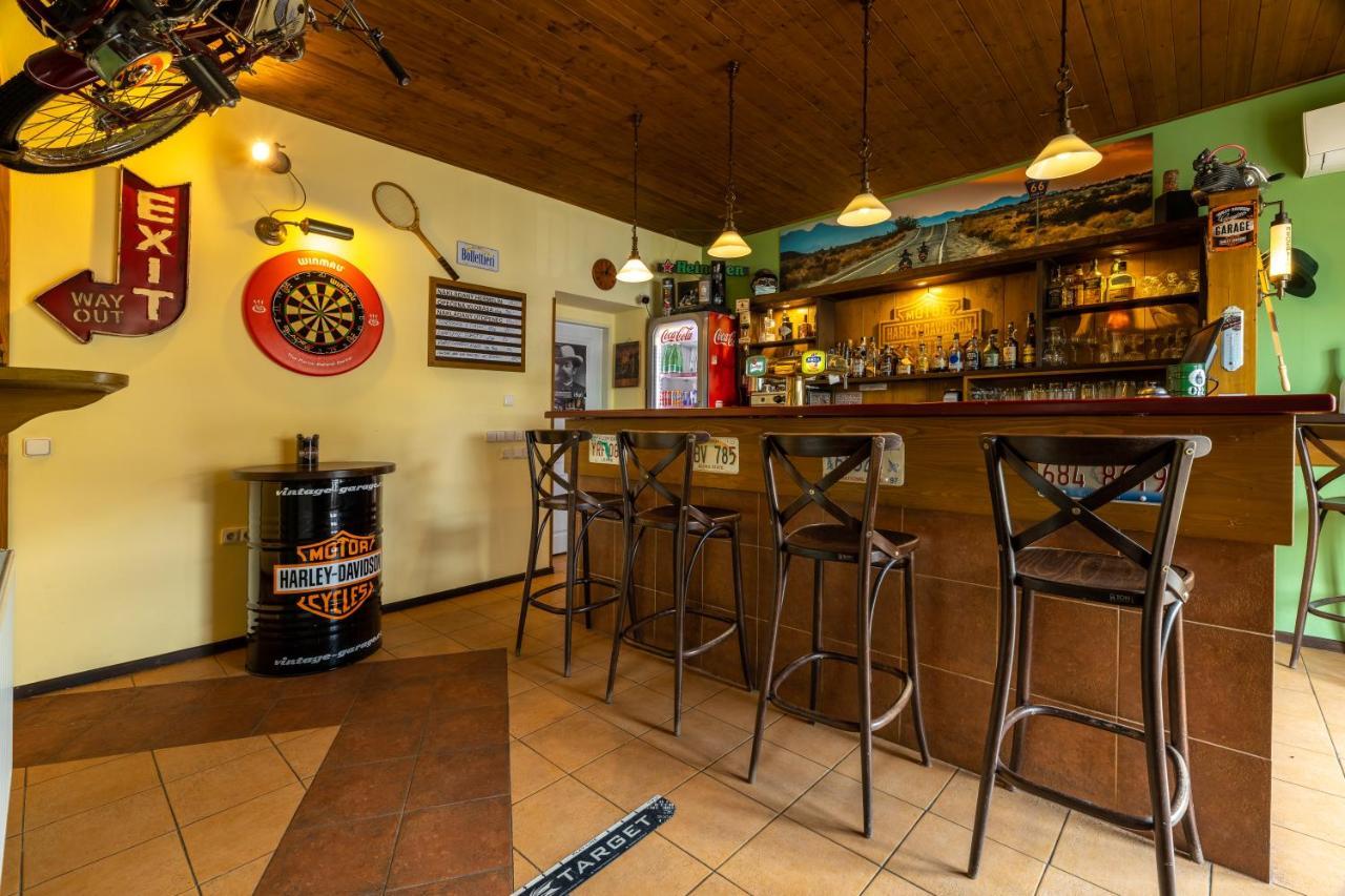 Penzion Rodos - Cafe Praha Eksteriør bilde