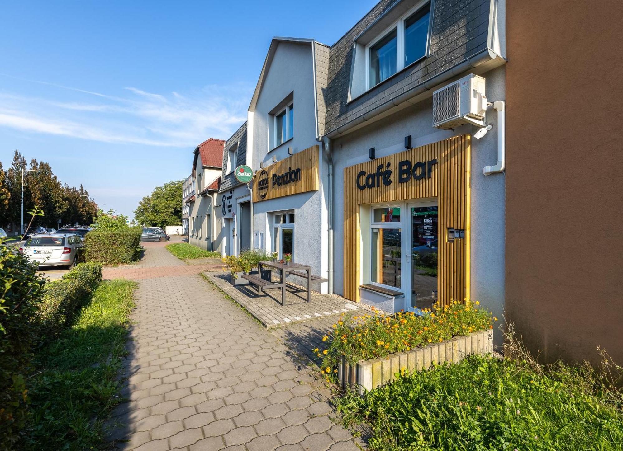 Penzion Rodos - Cafe Praha Eksteriør bilde